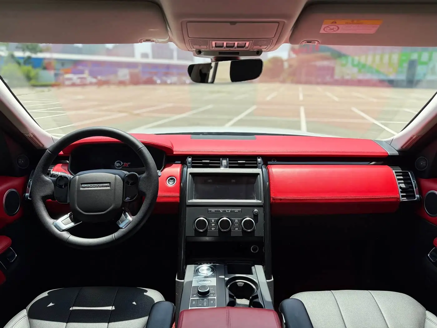 Land Rover Discovery 2019 — Фото 6/12