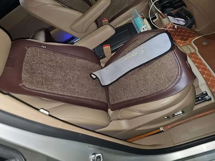 Buick GL8 2021 — Photo 8/16