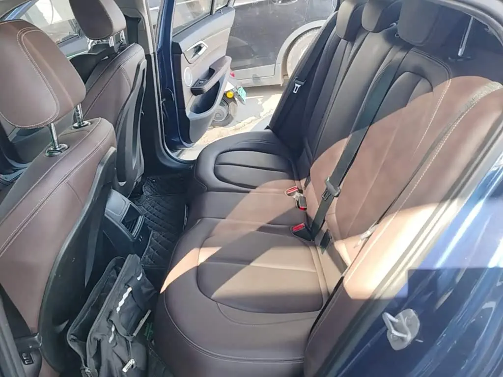 BMW 1 Series 2023 — Şəkil 17/20