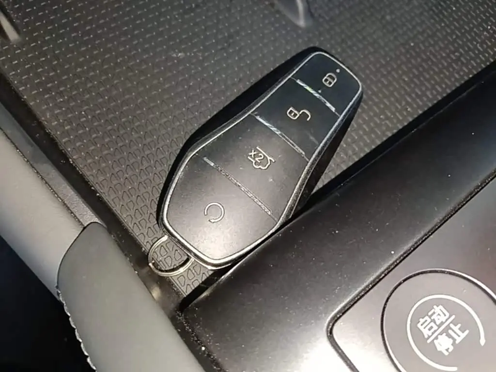 BYD Qin L 2025 — Photo 9/20