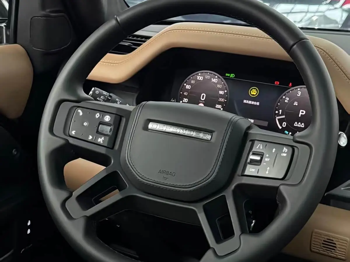 Land Rover Defender 2025 — Фото 19/20