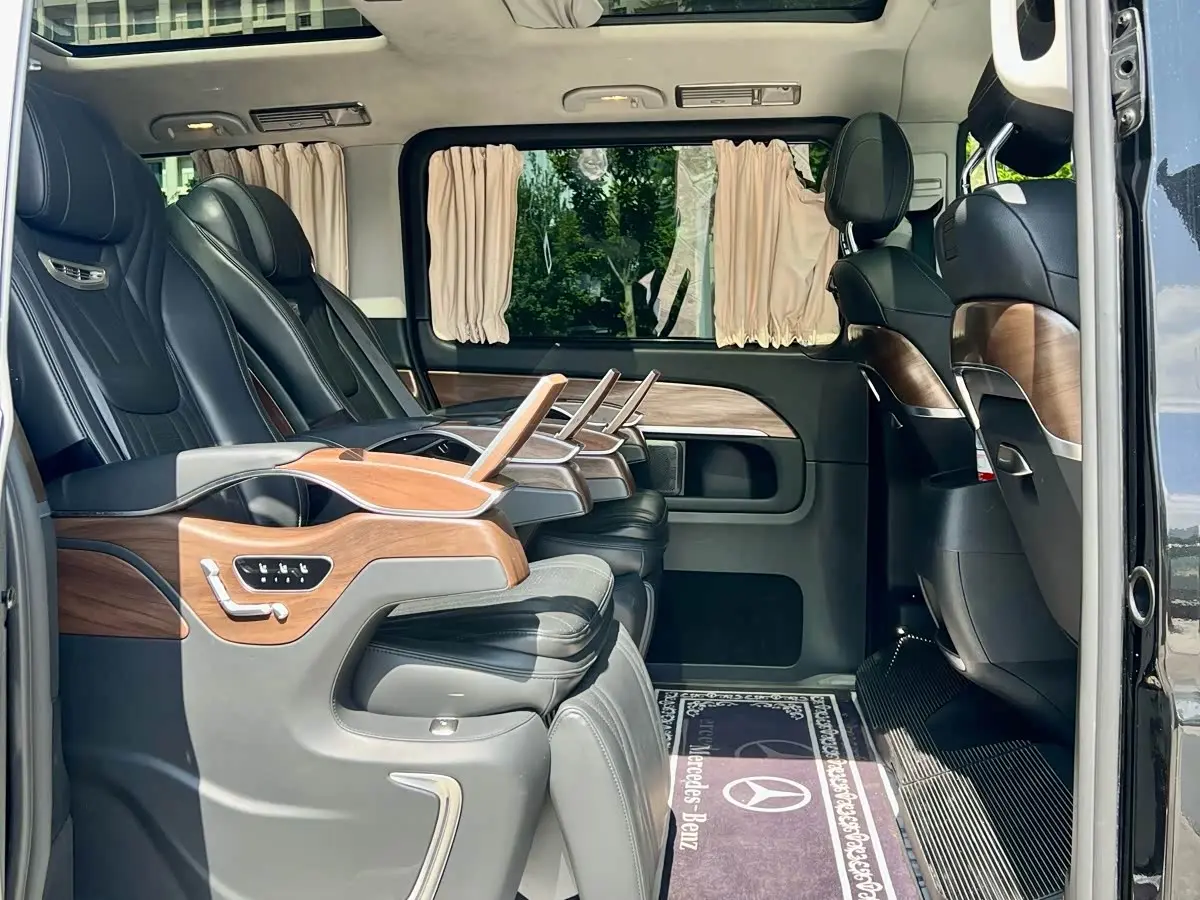 Mercedes-Benz V-Class 2022 — ფოტო 8/17