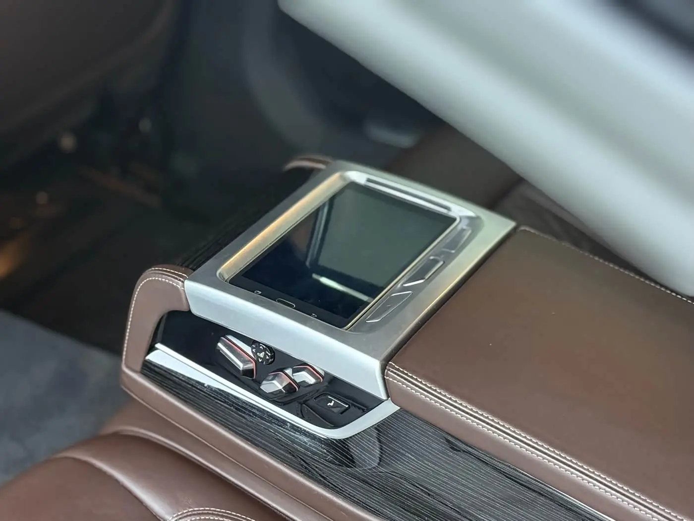 BMW 7 Series 2020 — Photo 12/18
