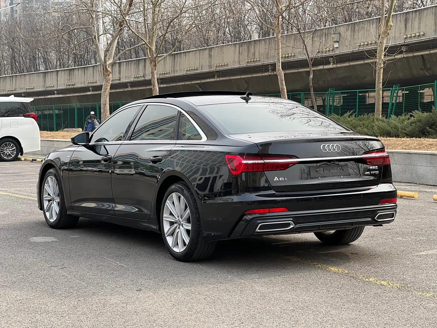 Audi A6L 2022 — Photo 4/20