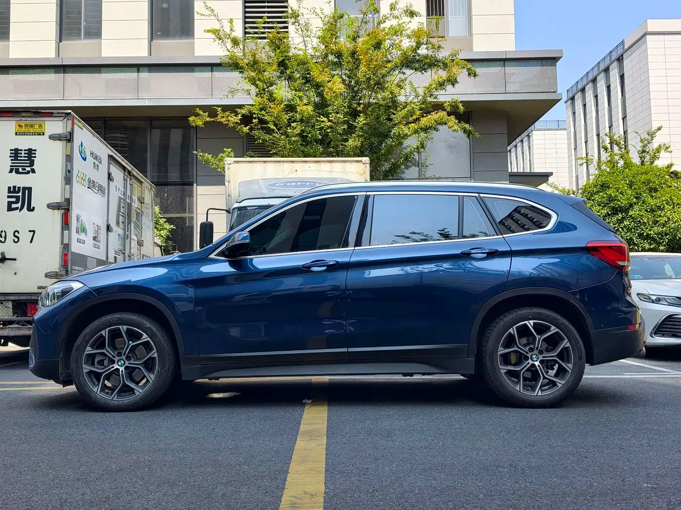 BMW X1 2022 — Фото 2/18