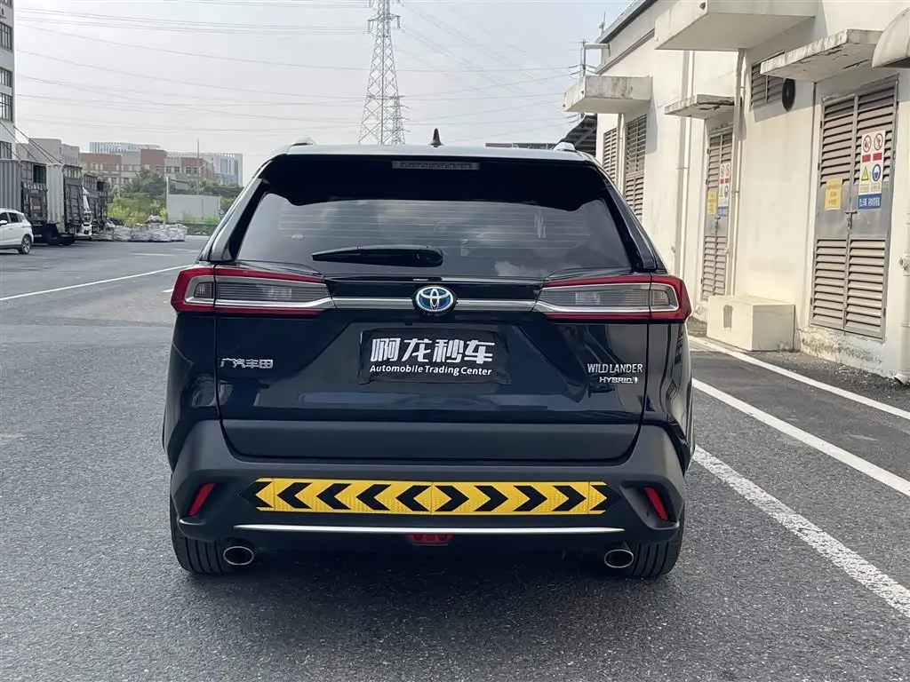 Toyota Wildlander 2022 — Photo 8/9