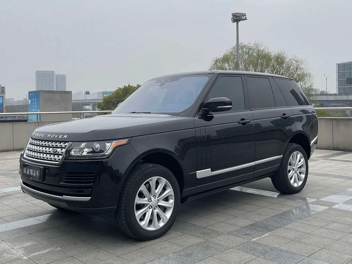 Land Rover Range Rover 2018 — Фото 1/9