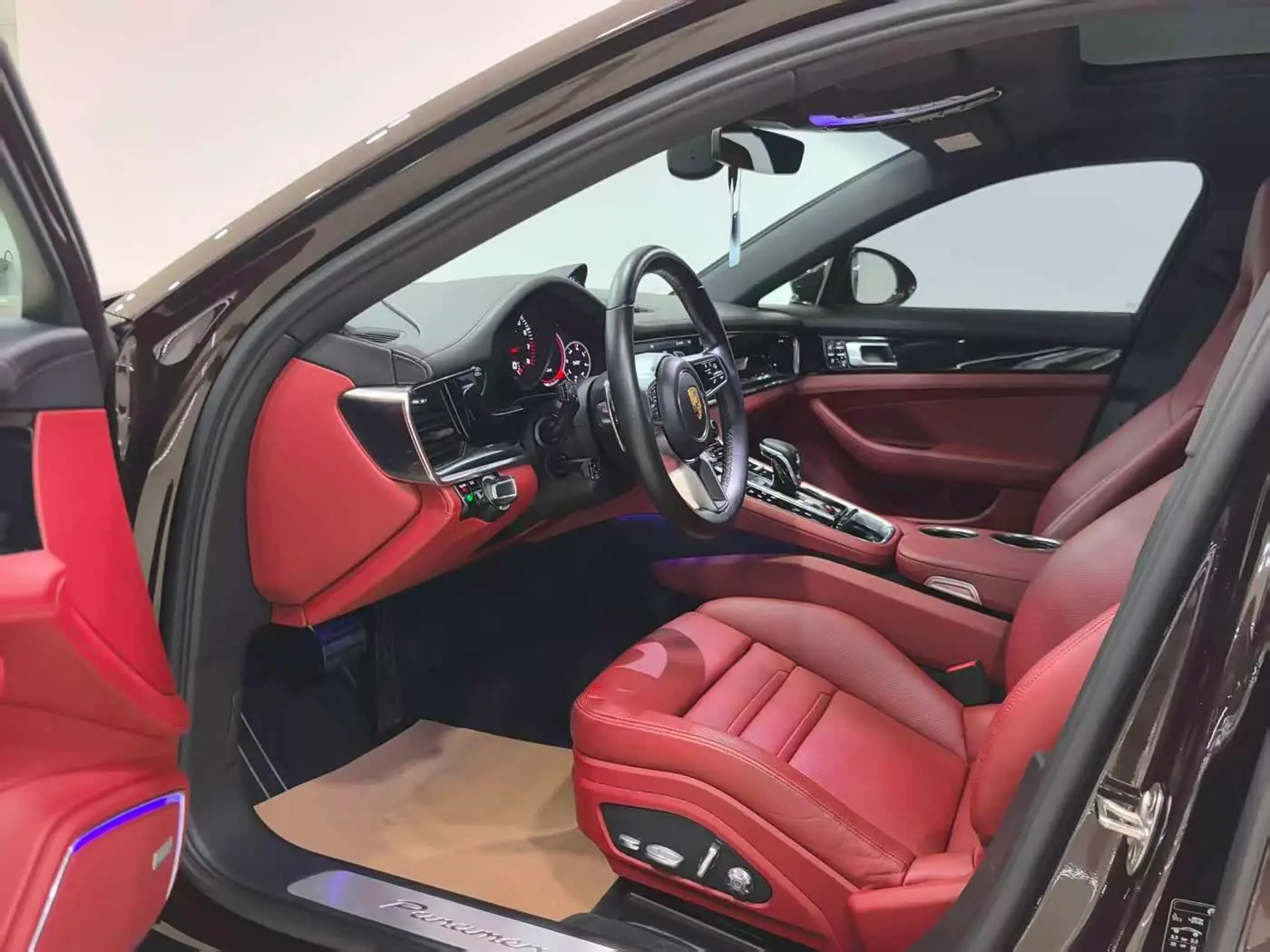 Porsche Panamera 2021 — Photo 13/14