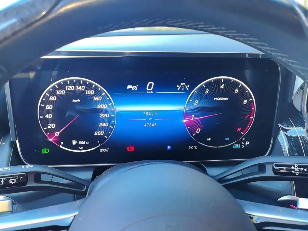 Mercedes-Benz GLC 2024 — Photo 7/20