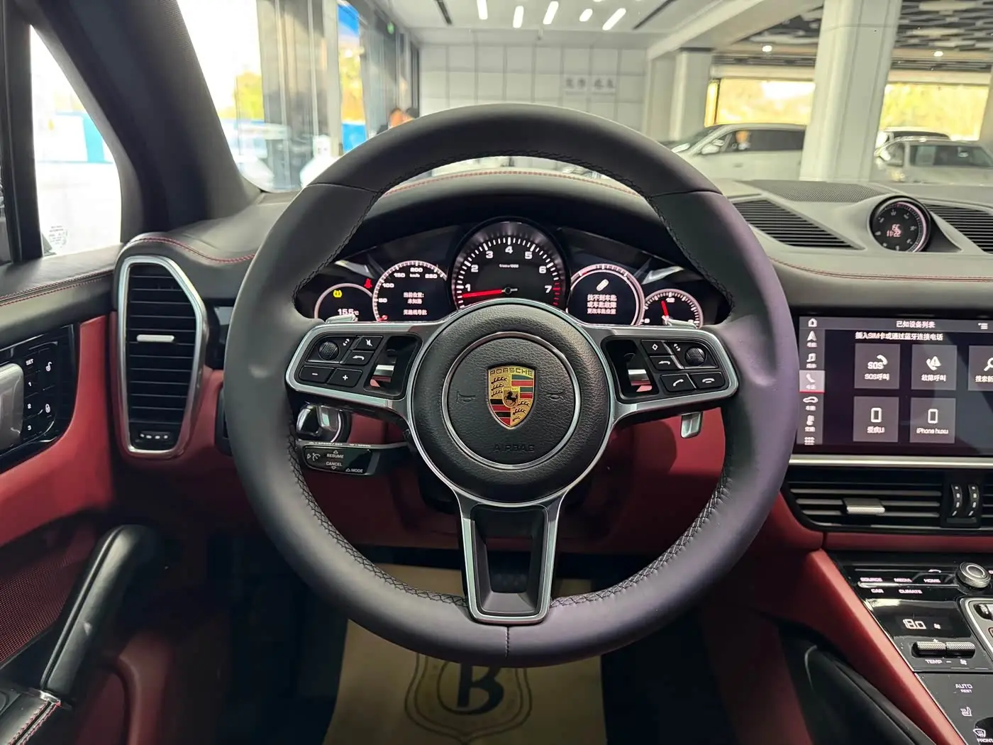 Porsche Cayenne 2018 — Photo 9/10