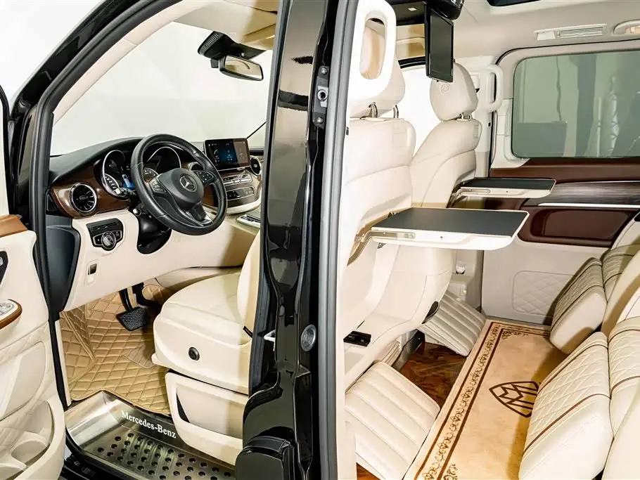 Mercedes-Benz V-Class 2020 — Фото 18/20