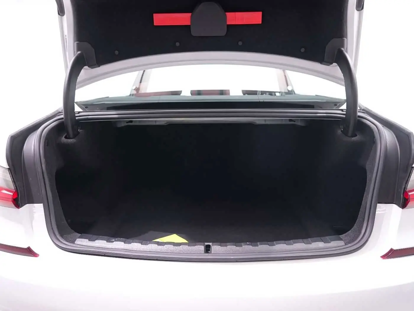 BMW 3 Series 2021 — Photo 13/20