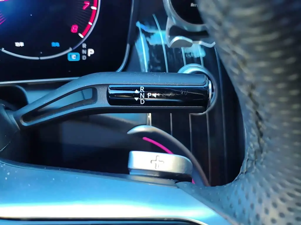 Mercedes-Benz GLC 2024 — Photo 10/20