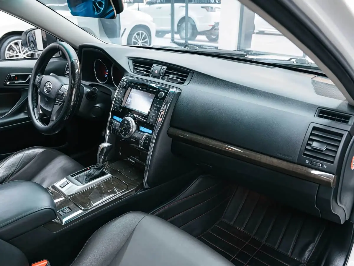 Toyota Reiz 2016 — Şəkil 18/20