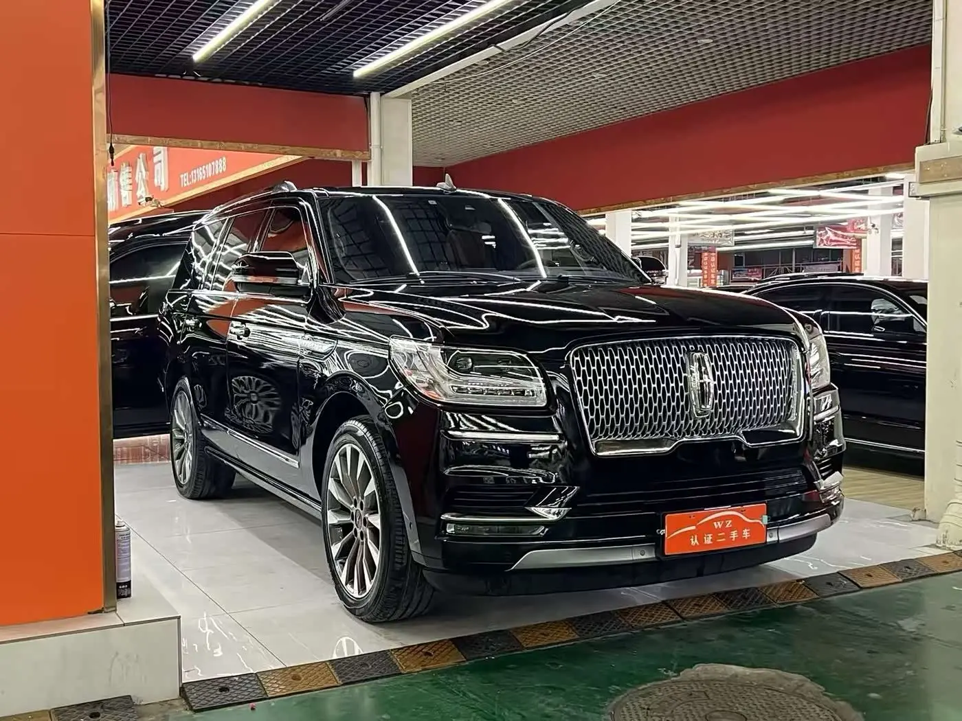Lincoln Navigator 2019 — Photo 3/10