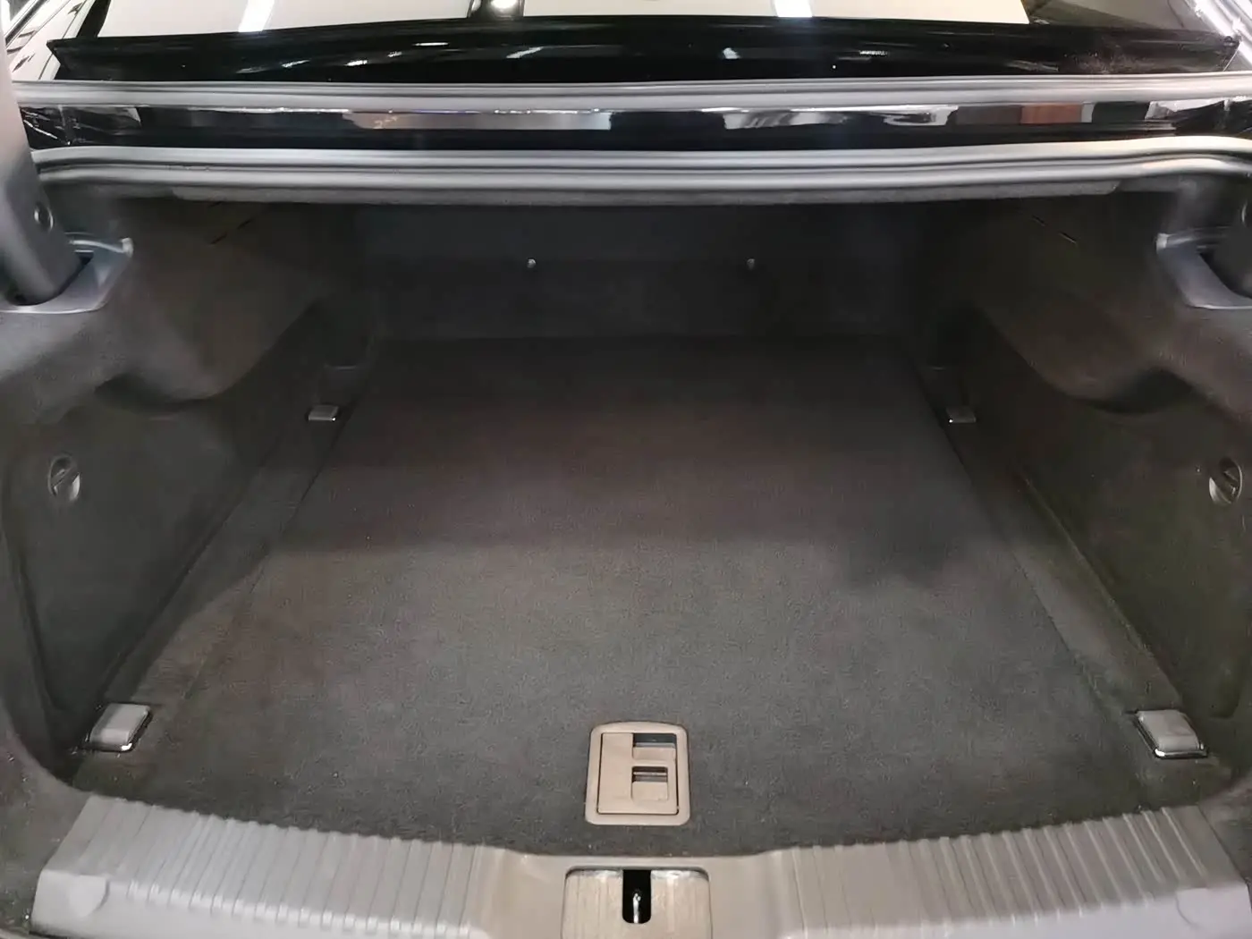 Hongqi H9 2024 — Photo 16/18