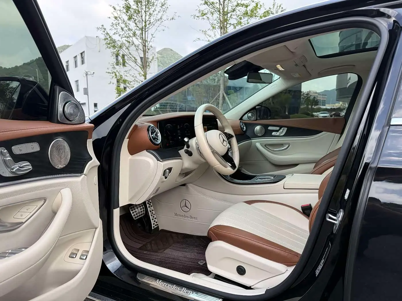 Mercedes-Benz E-Class New Energy 2022 — Photo 4/15