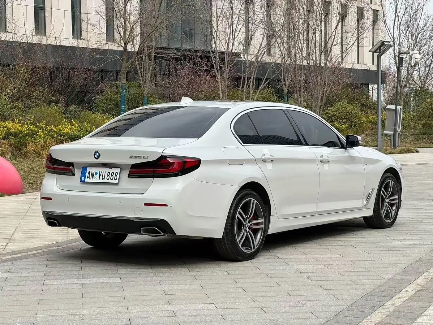 BMW 5 Series 2021 — Photo 6/9