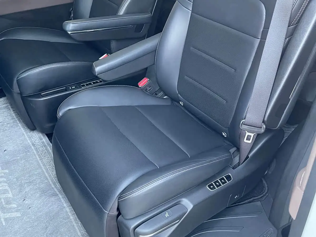 GAC Trumpchi Trumpchi E8 2025 — Photo 8/9