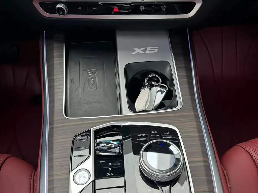 BMW X5 2025 — Photo 8/9