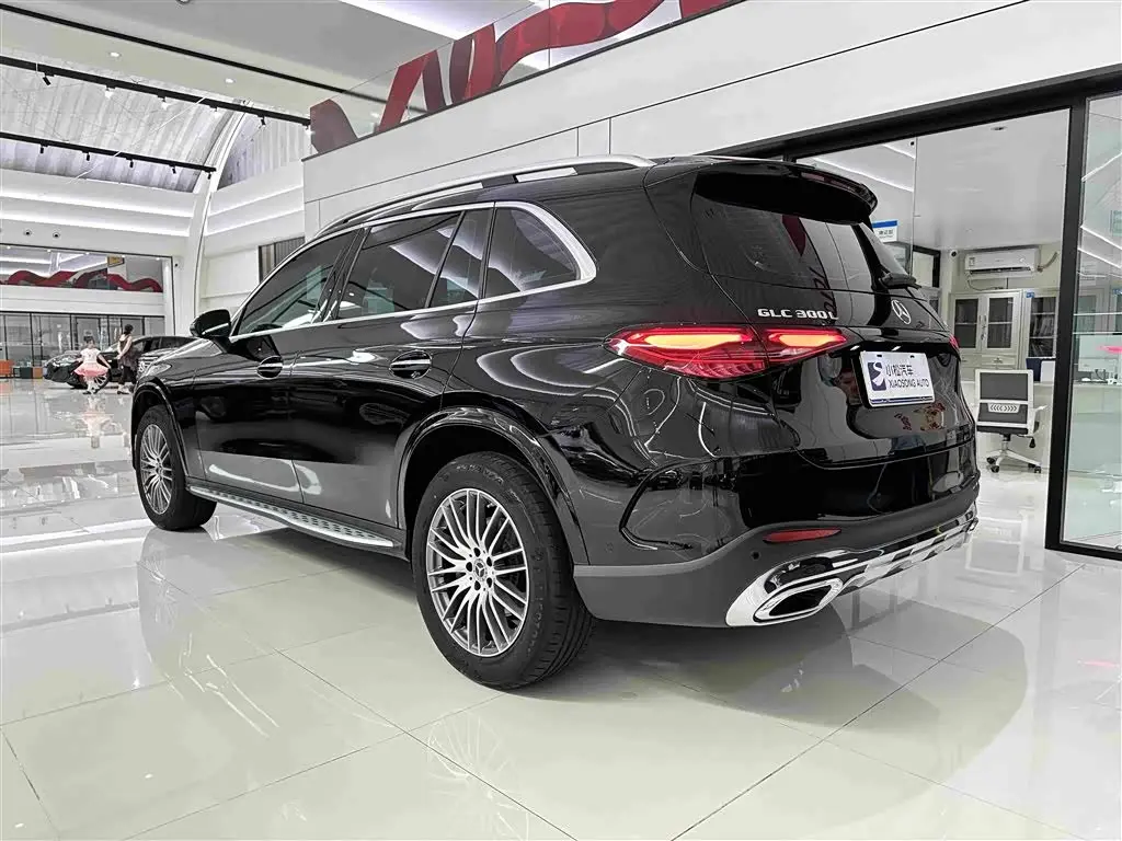 Mercedes-Benz GLC 2025 — Photo 4/20