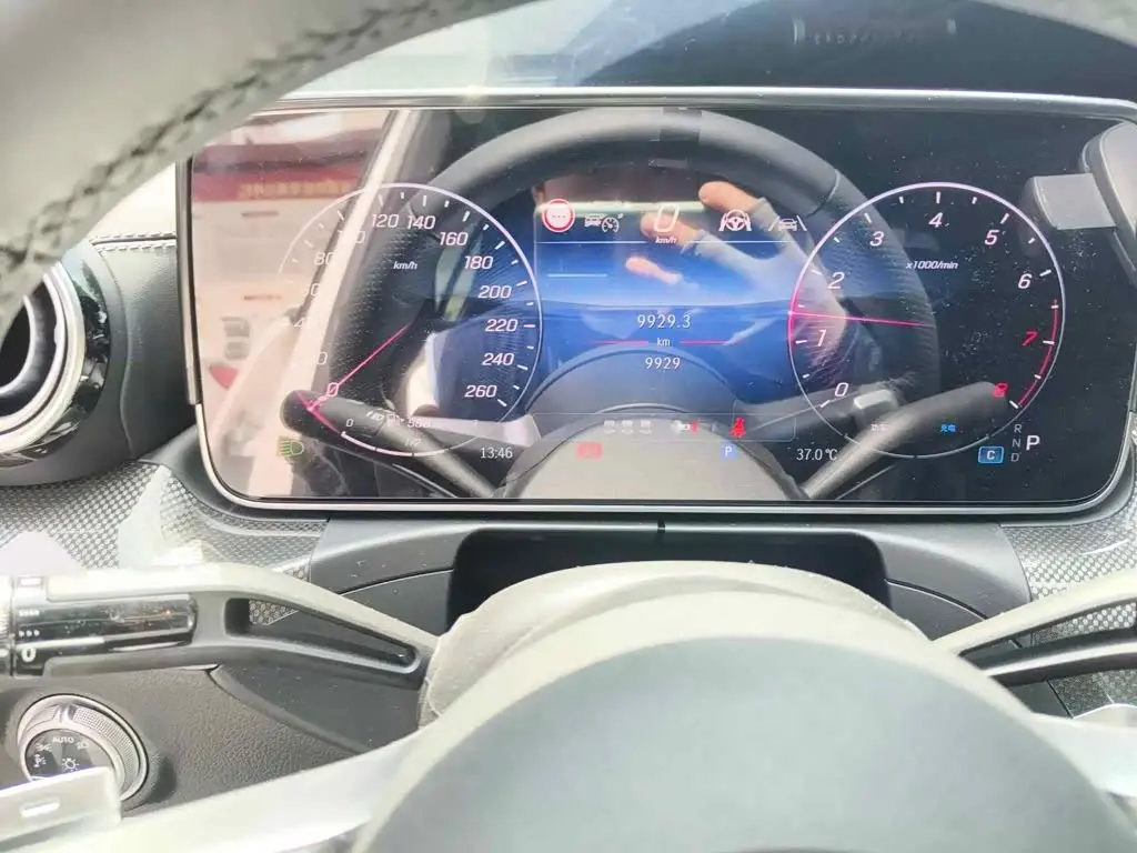 Mercedes-Benz C-Class 2026 — Photo 4/13