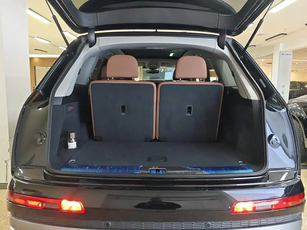 Audi Q7 2023 — Photo 15/20