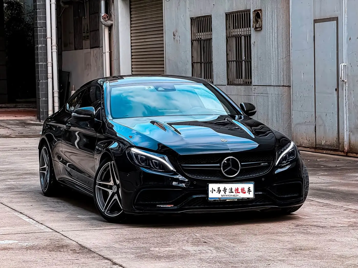 Mercedes-Benz C-Class AMG 2019 — Photo 3/18