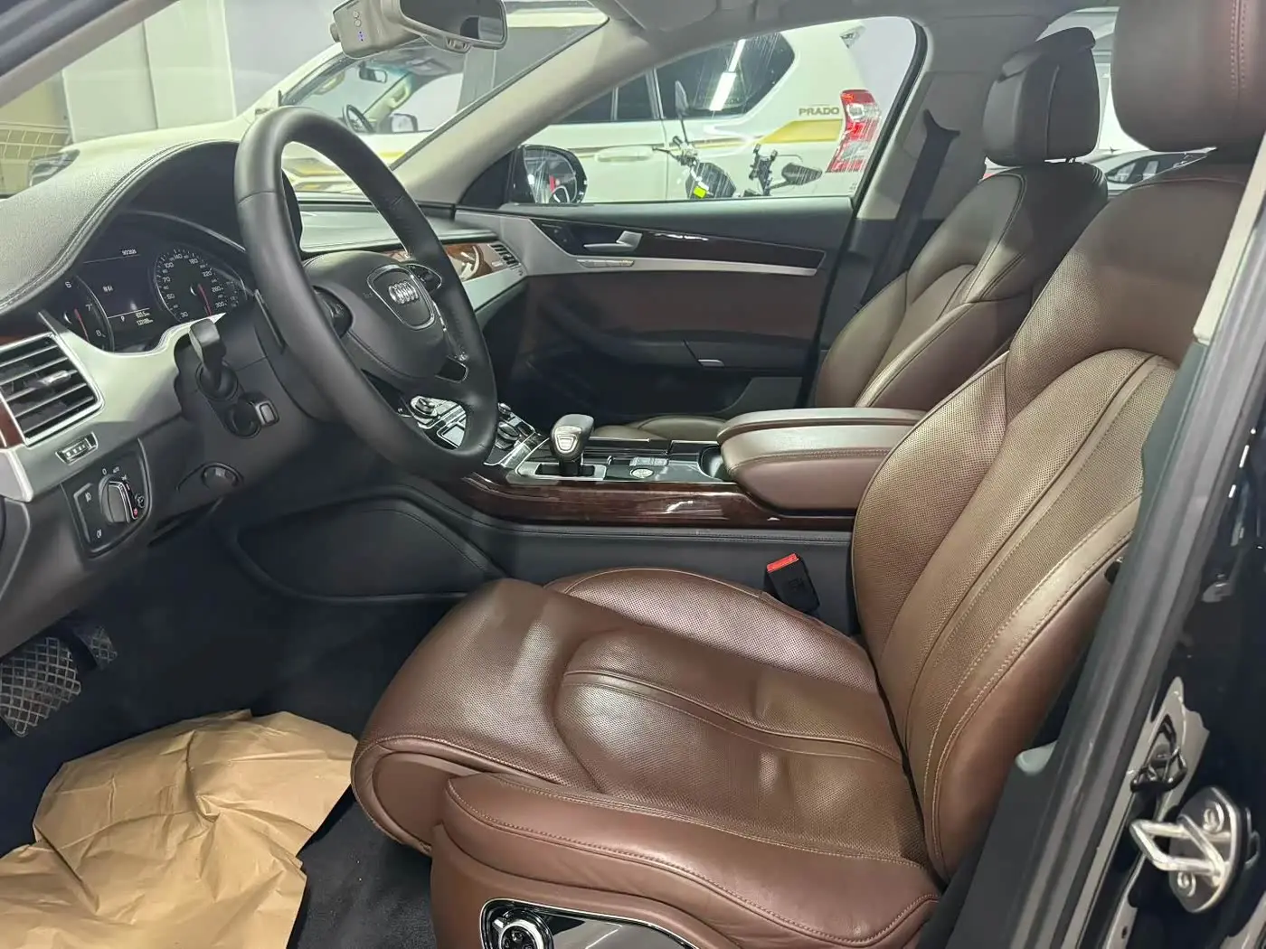 Audi A8 2014 — Photo 4/9