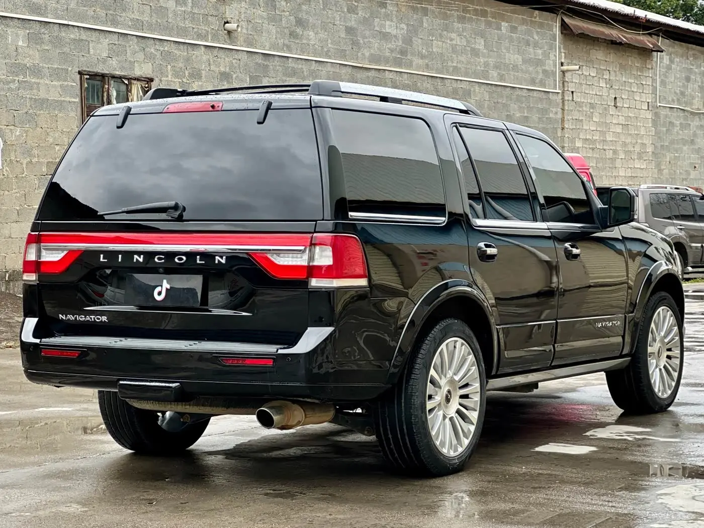 Lincoln Navigator 2017 — Фото 6/18