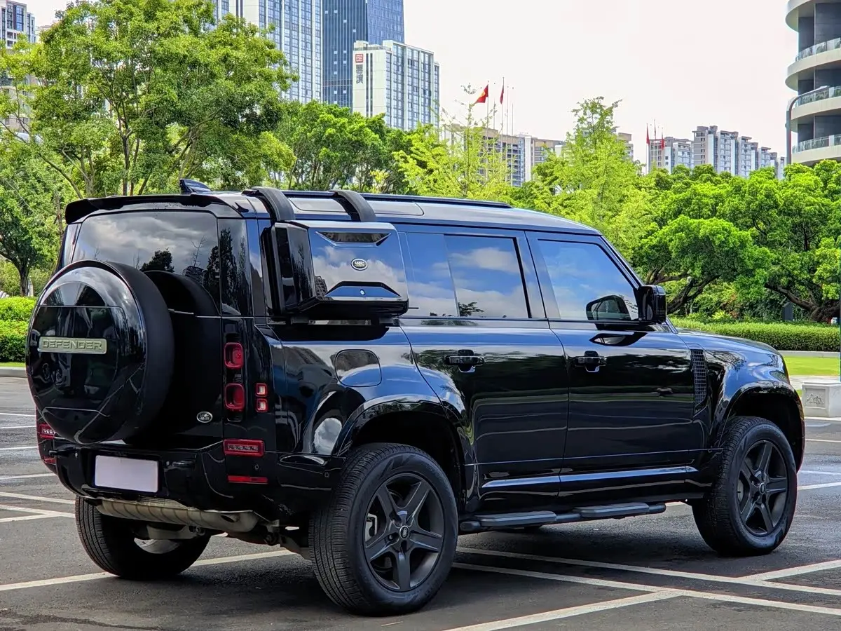 Land Rover Defender 2024 — Photo 15/16
