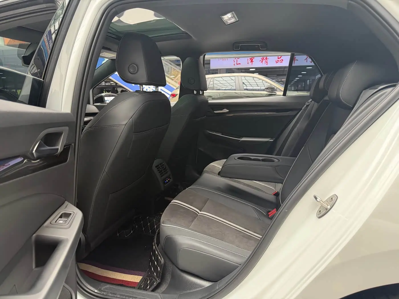 Volkswagen Golf 2022 — Photo 11/20