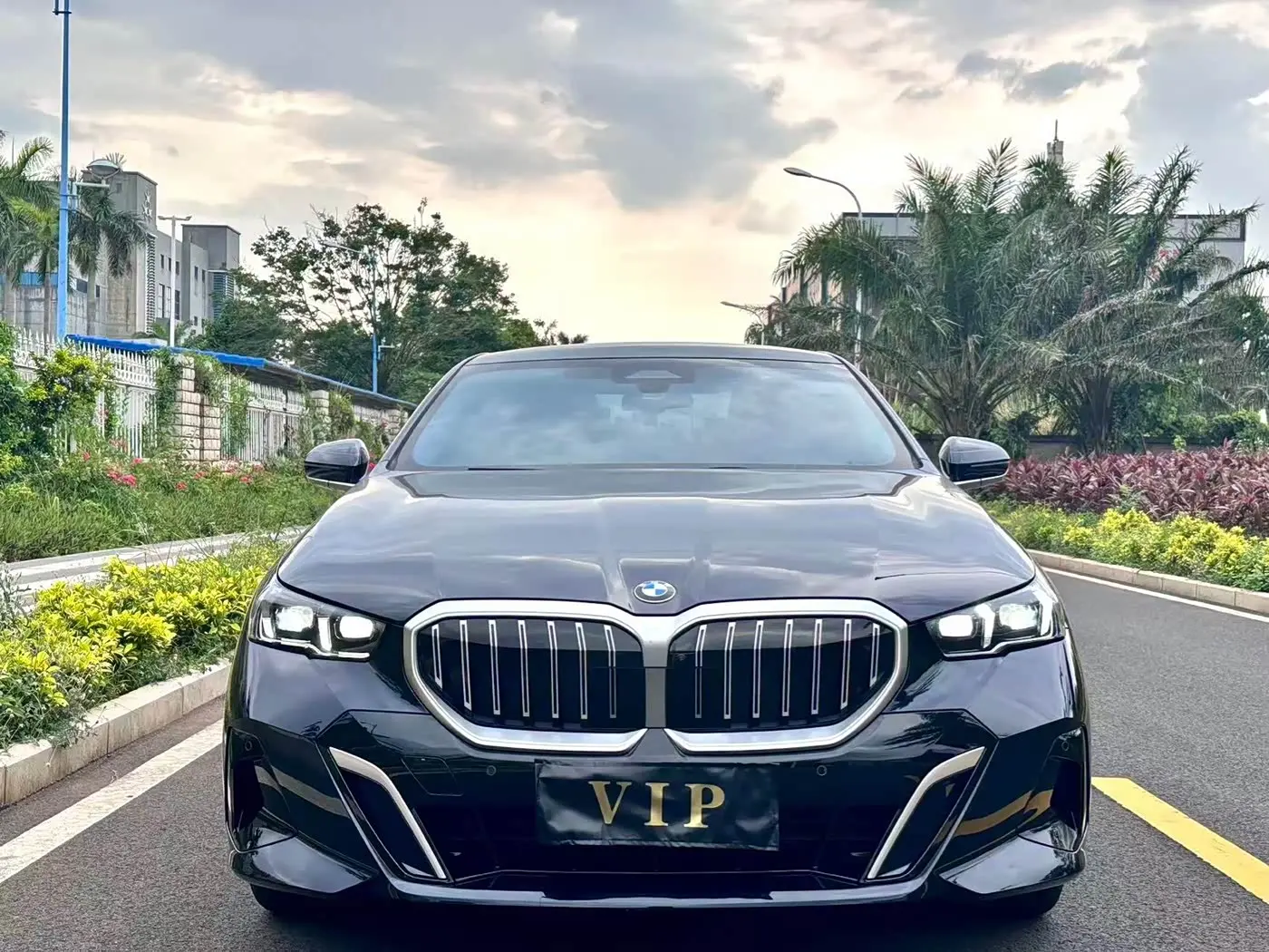 BMW 5 Series 2025 — Фото 2/15
