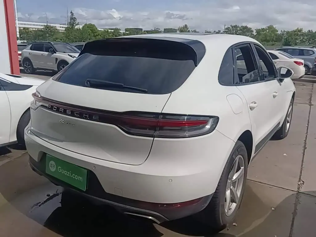 Porsche Macan 2019 — Photo 7/20