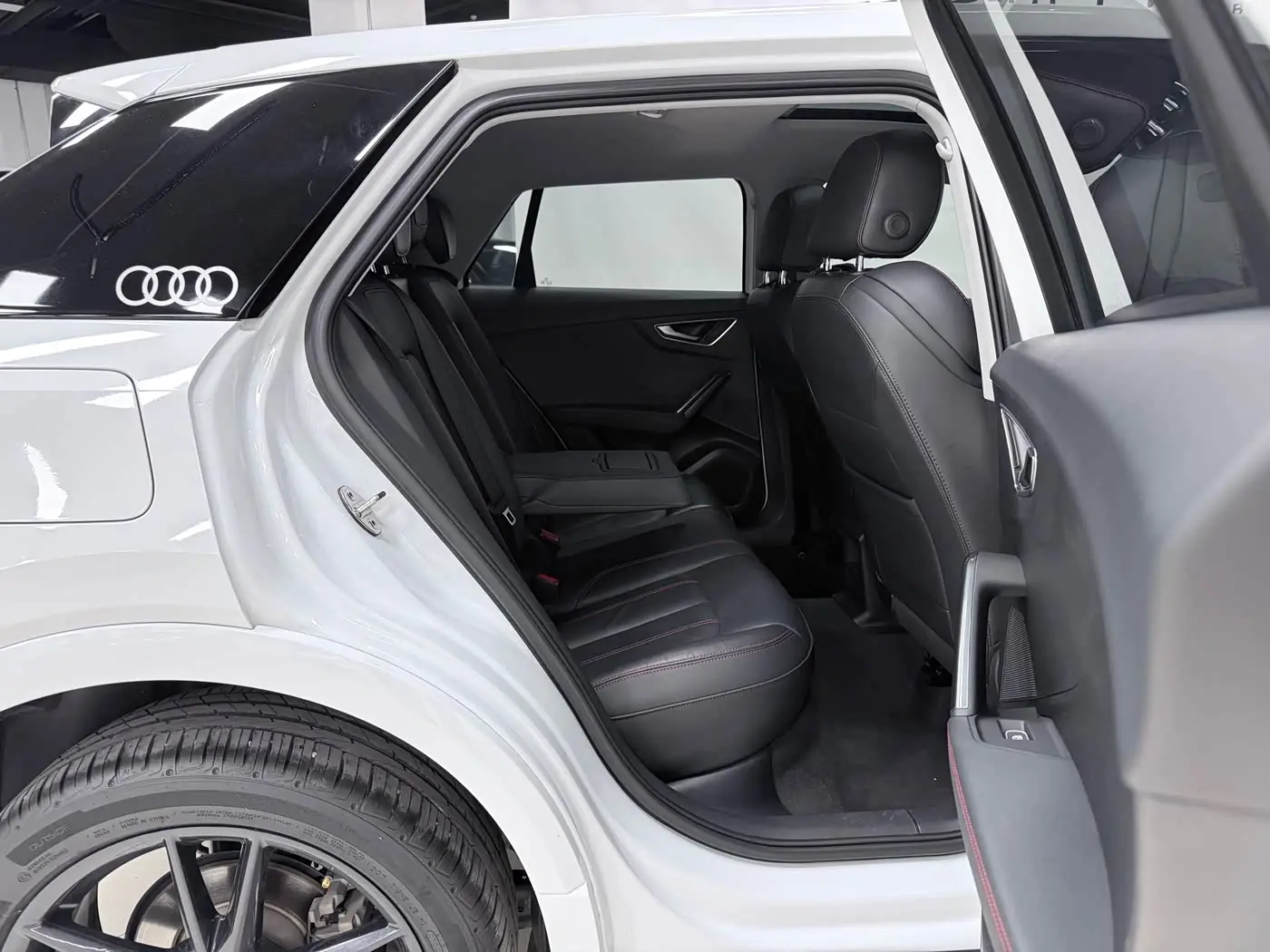 Audi Q2L 2023 — Фото 13/20