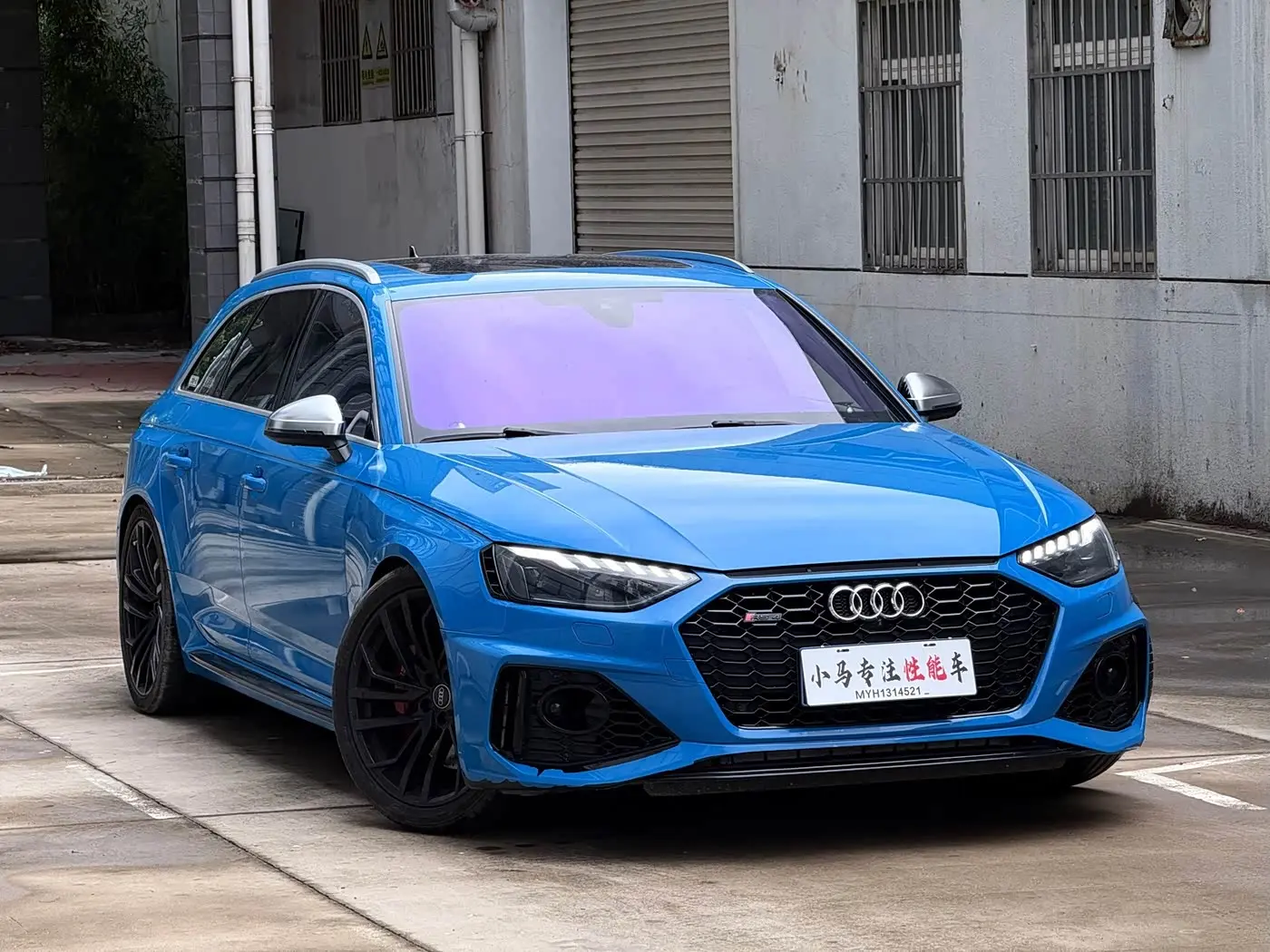Audi RS 4 2021 — Фото 3/20