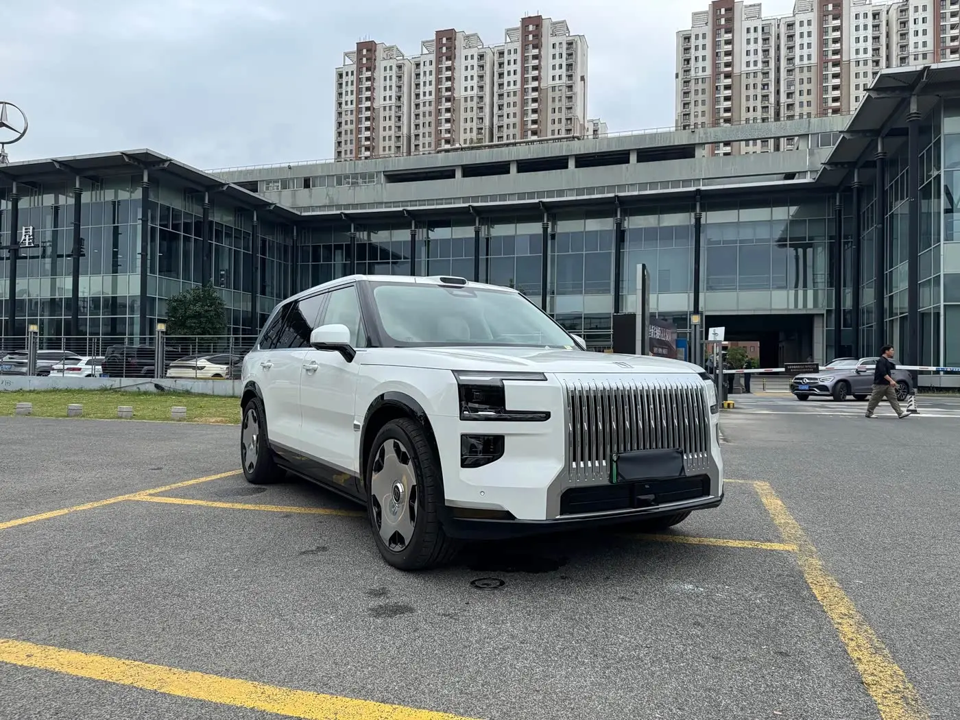 ZEEKR 9X 2025 — Photo 3/20