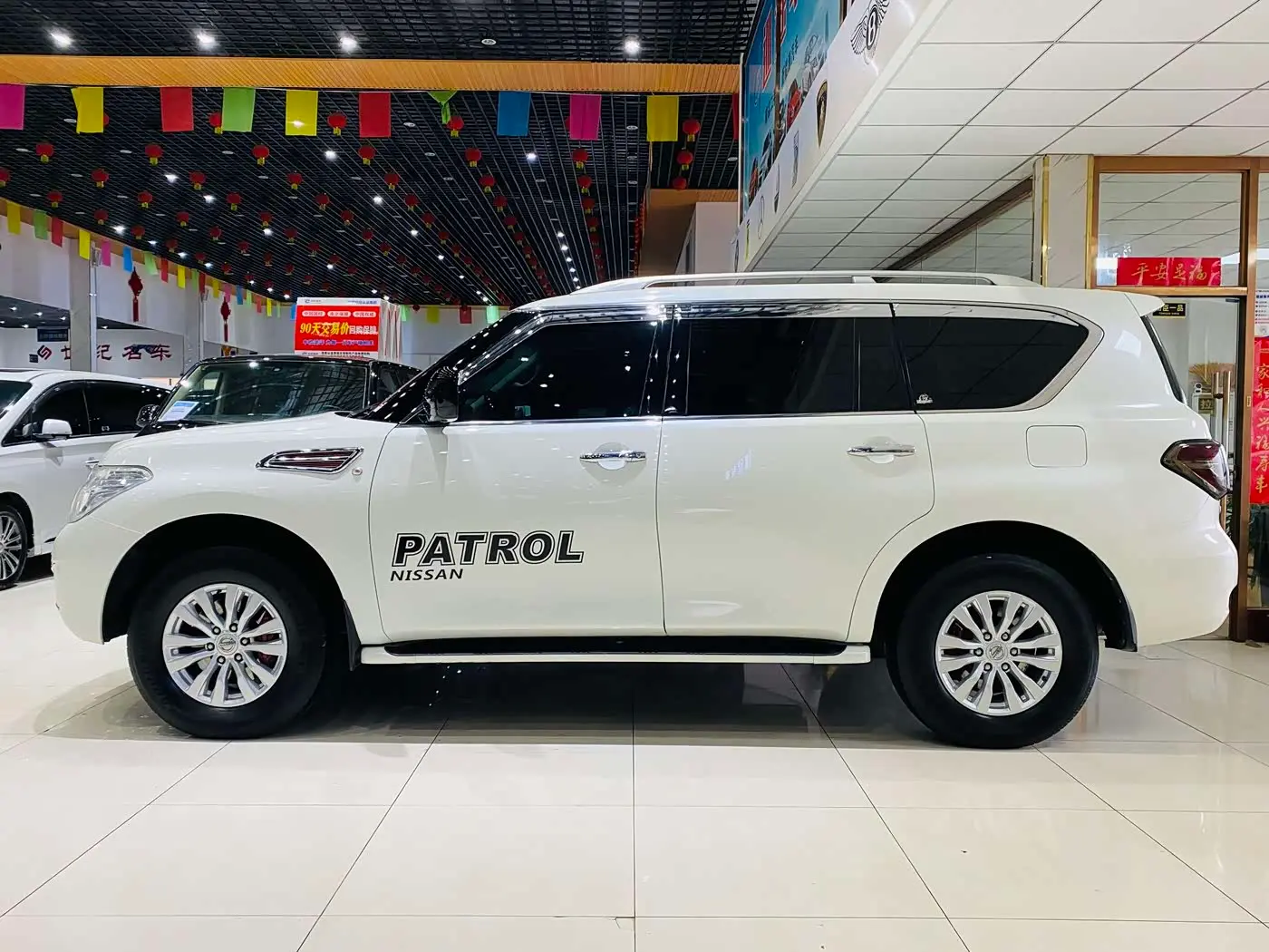 Nissan Patrol 2018 — Şəkil 17/18