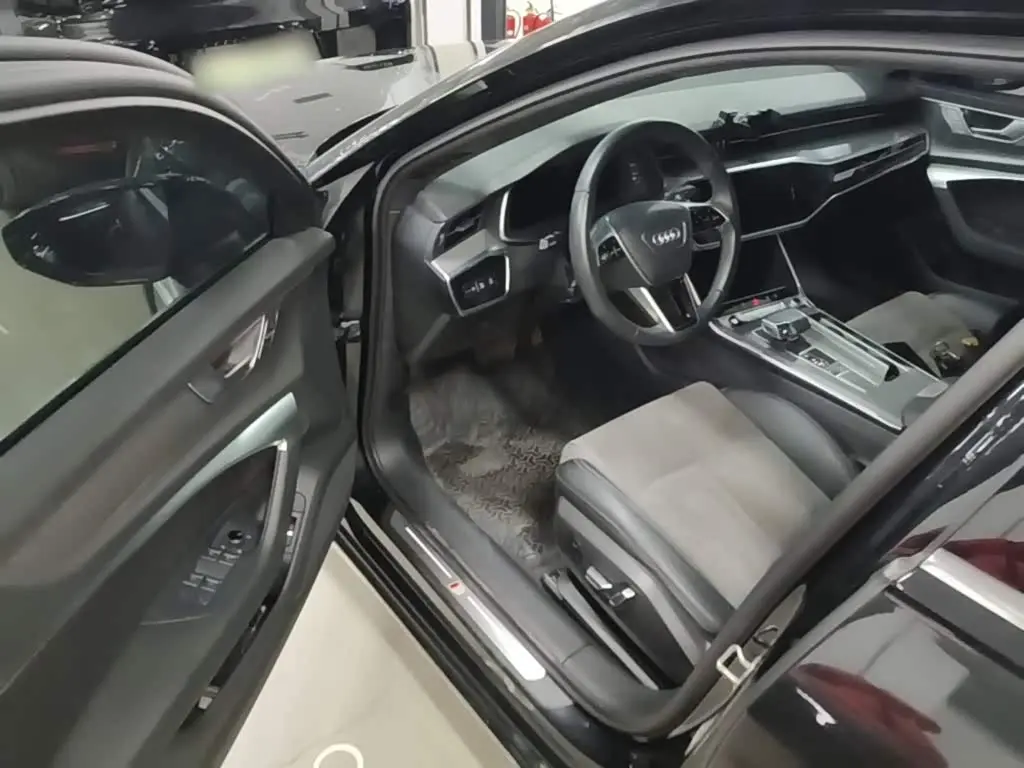 Audi A6L 2024 — Photo 12/19
