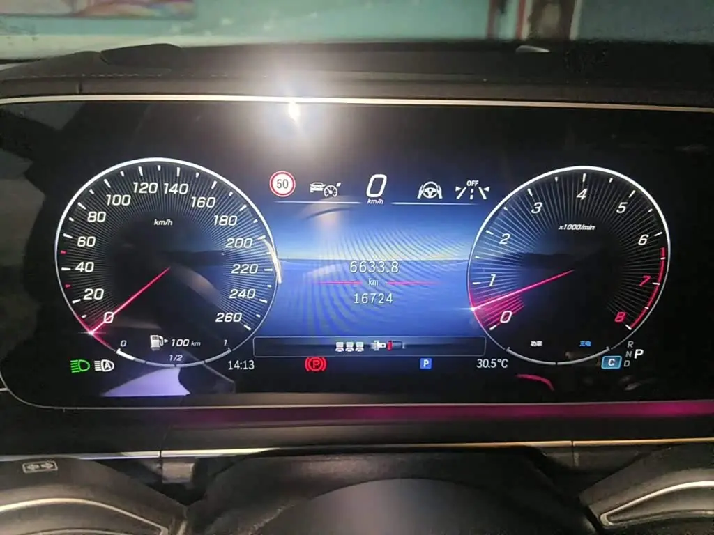 Mercedes-Benz GLE 2025 — Photo 15/15