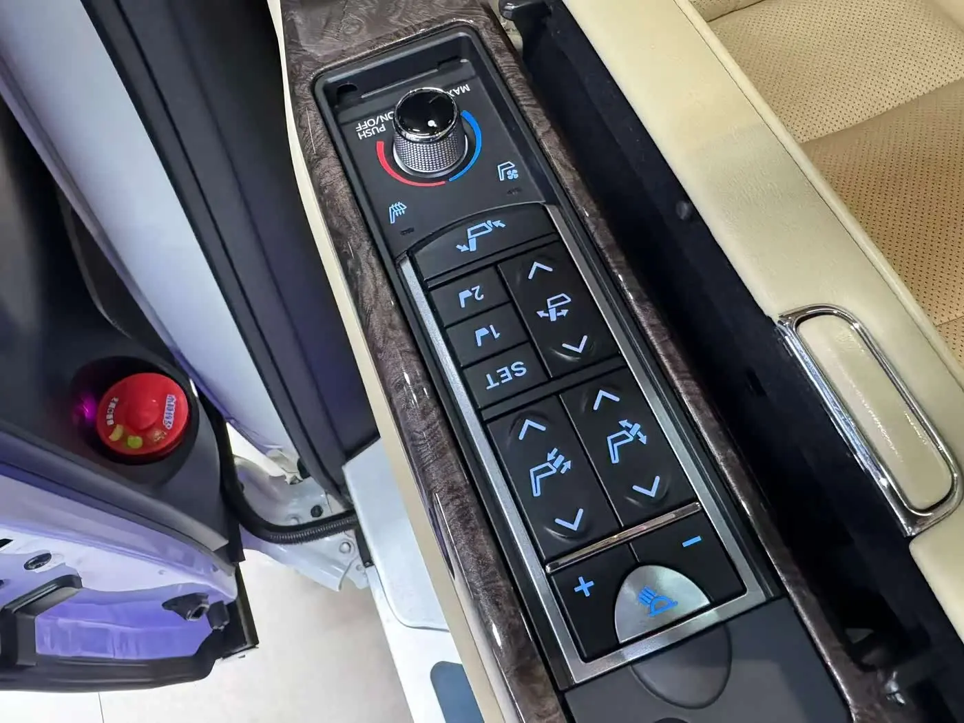 Toyota Vellfire 2023 — Photo 9/9