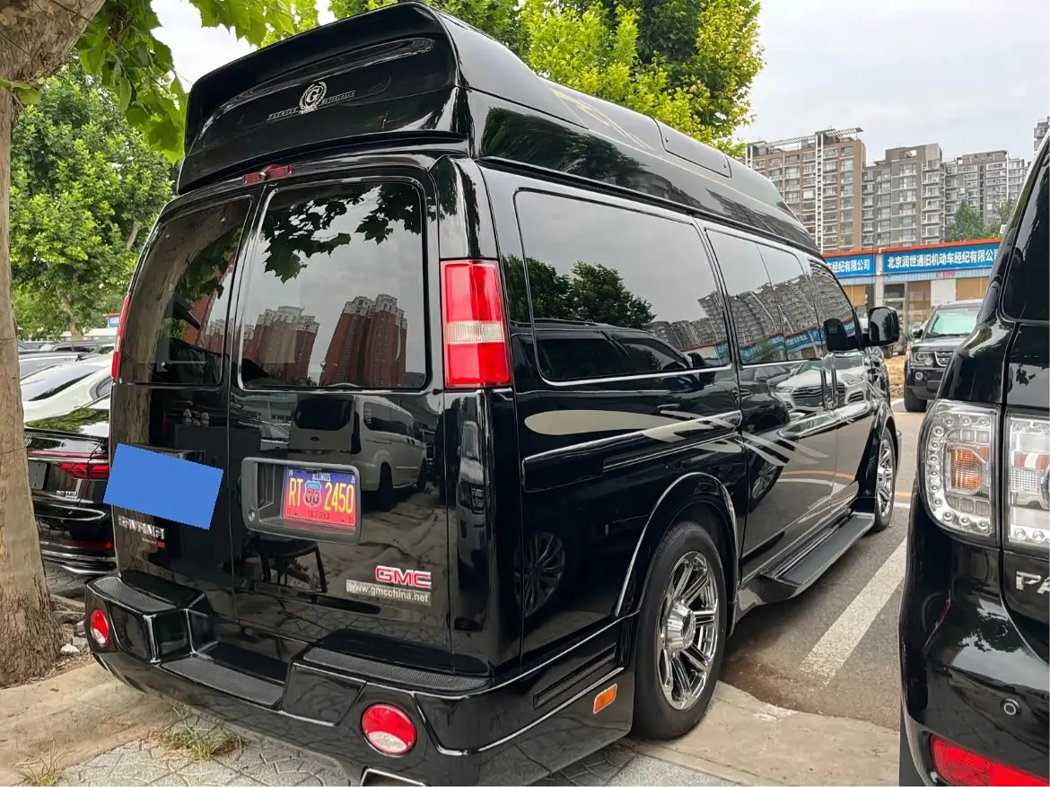 GMC Savana 2016 — Photo 4/20