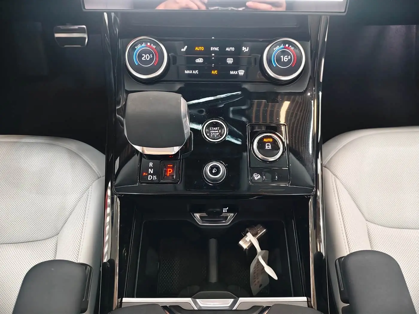 Land Rover Range Rover Sport 2024 — Фото 16/20