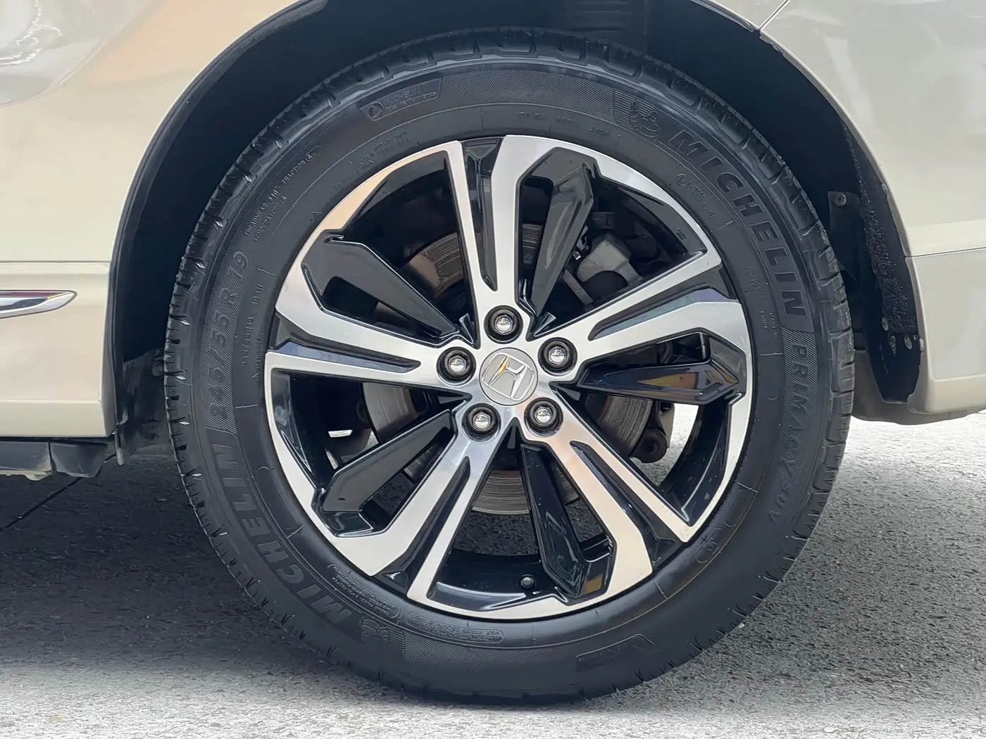 Honda UR-V 2018 — Фото 17/17