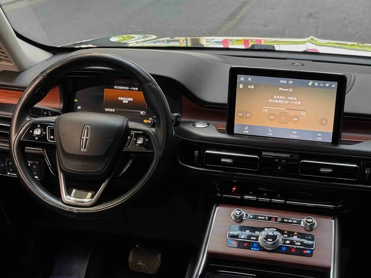 Lincoln Aviator 2020 — Photo 14/17