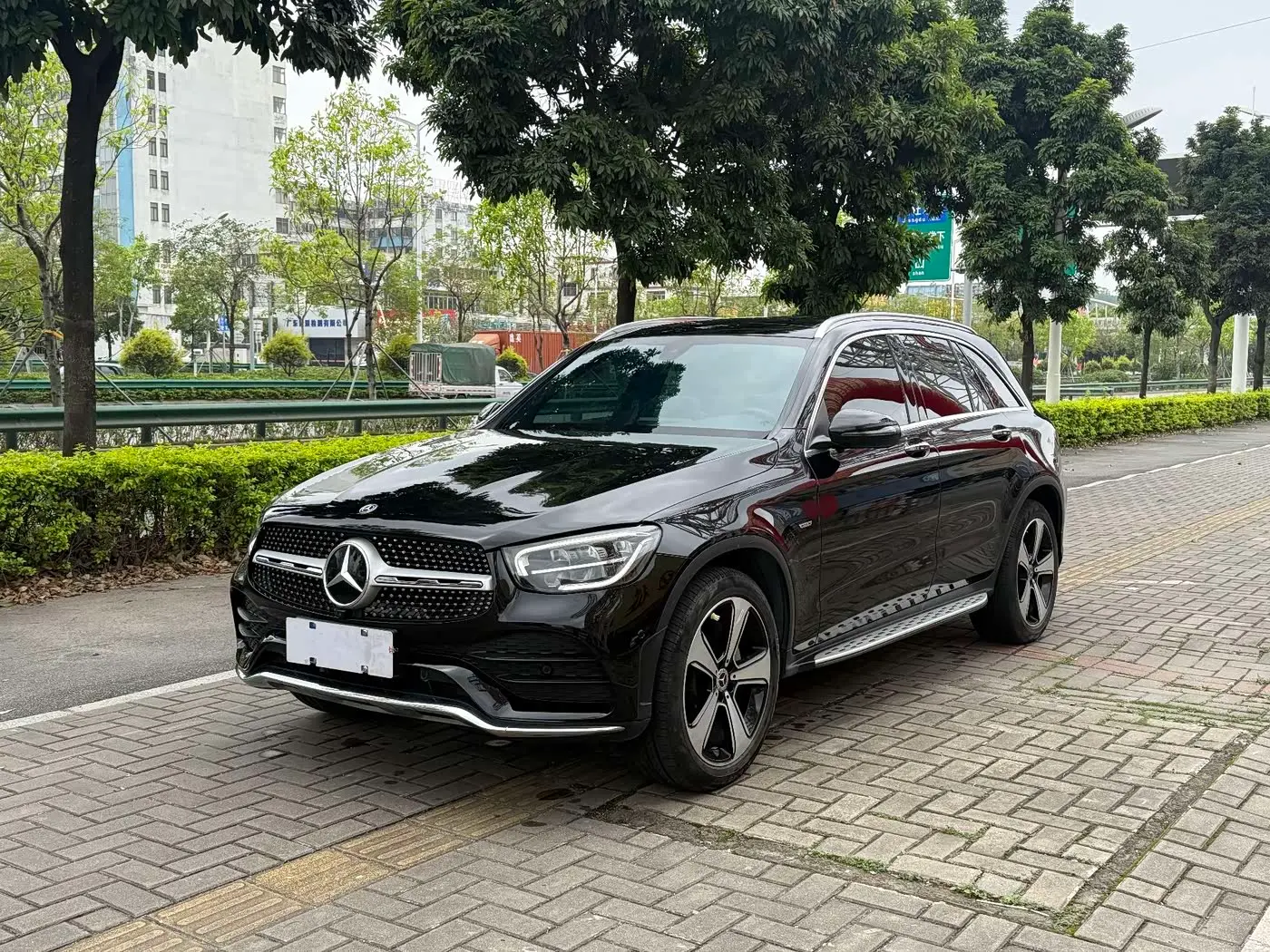 Mercedes-Benz GLC 2022 — Photo 1/9