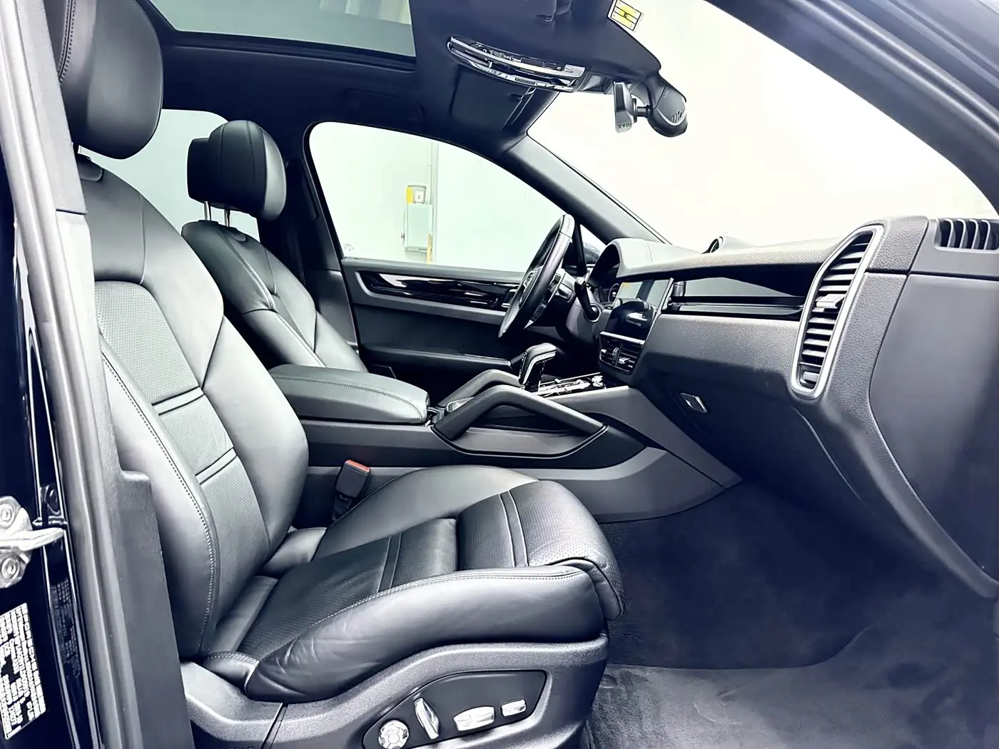 Porsche Cayenne 2020 — Фото 11/20