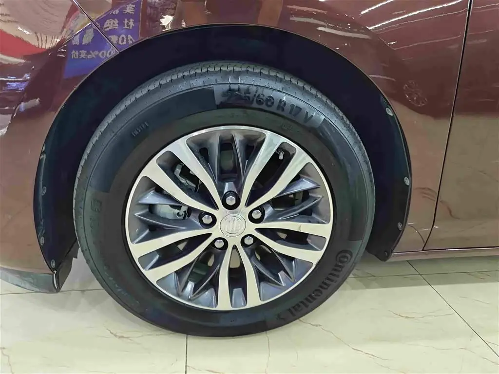 Buick GL8 2021 — Photo 10/18