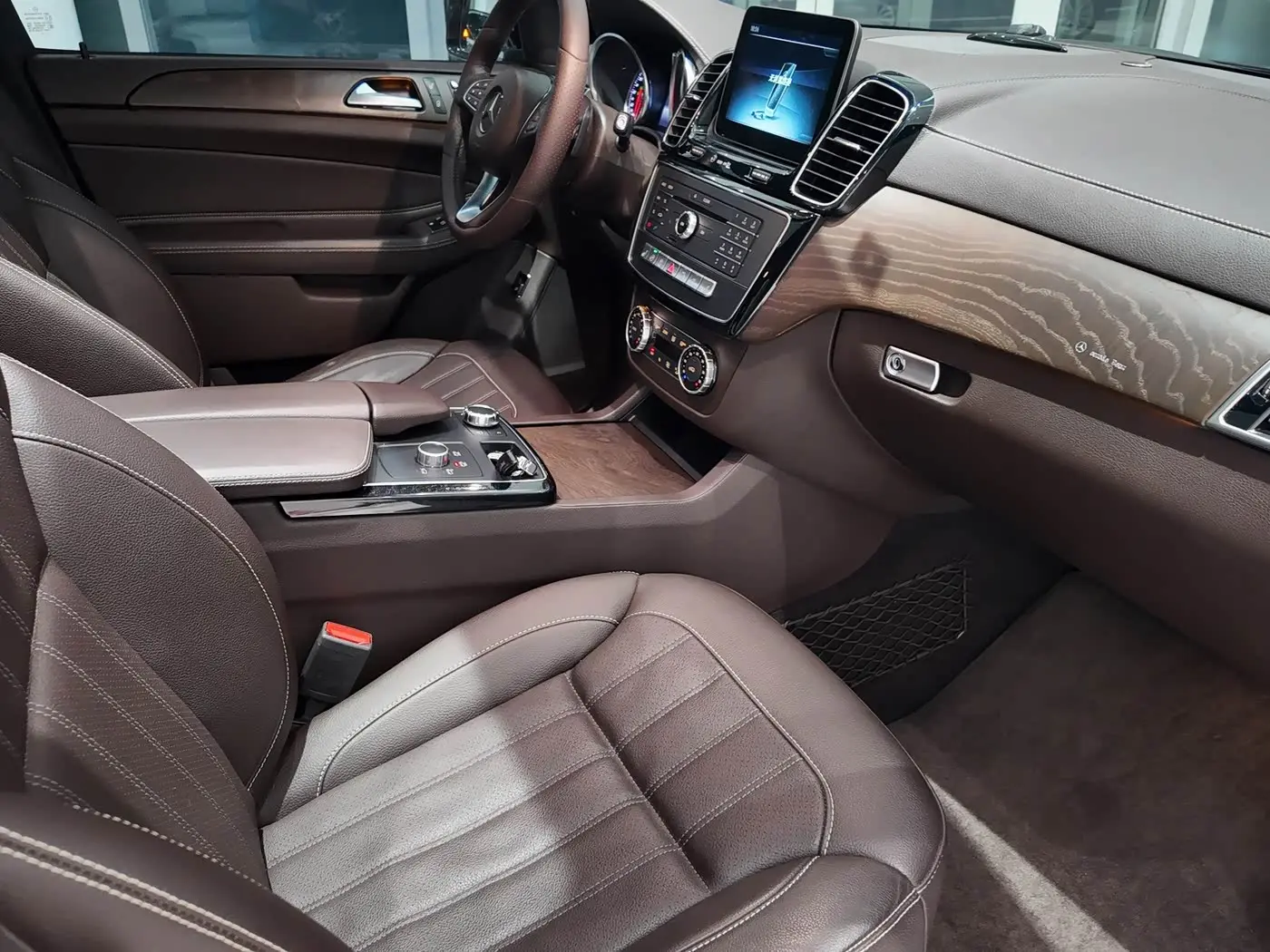 Mercedes-Benz GLE 2017 — Photo 11/15