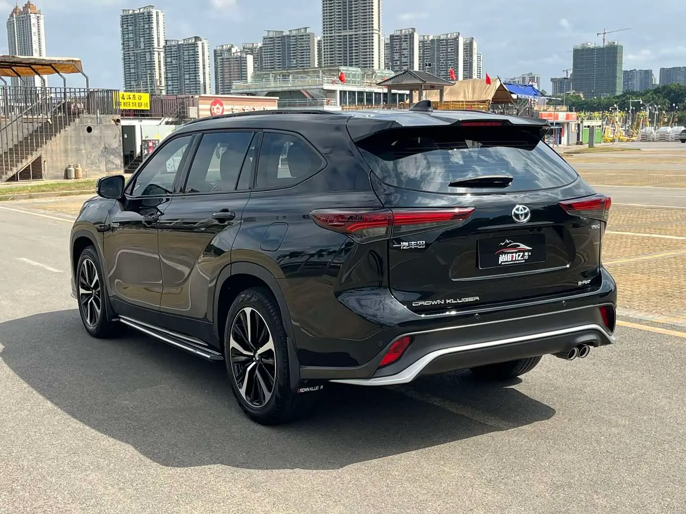 Toyota Crown Kluger 2024 — Photo 4/20